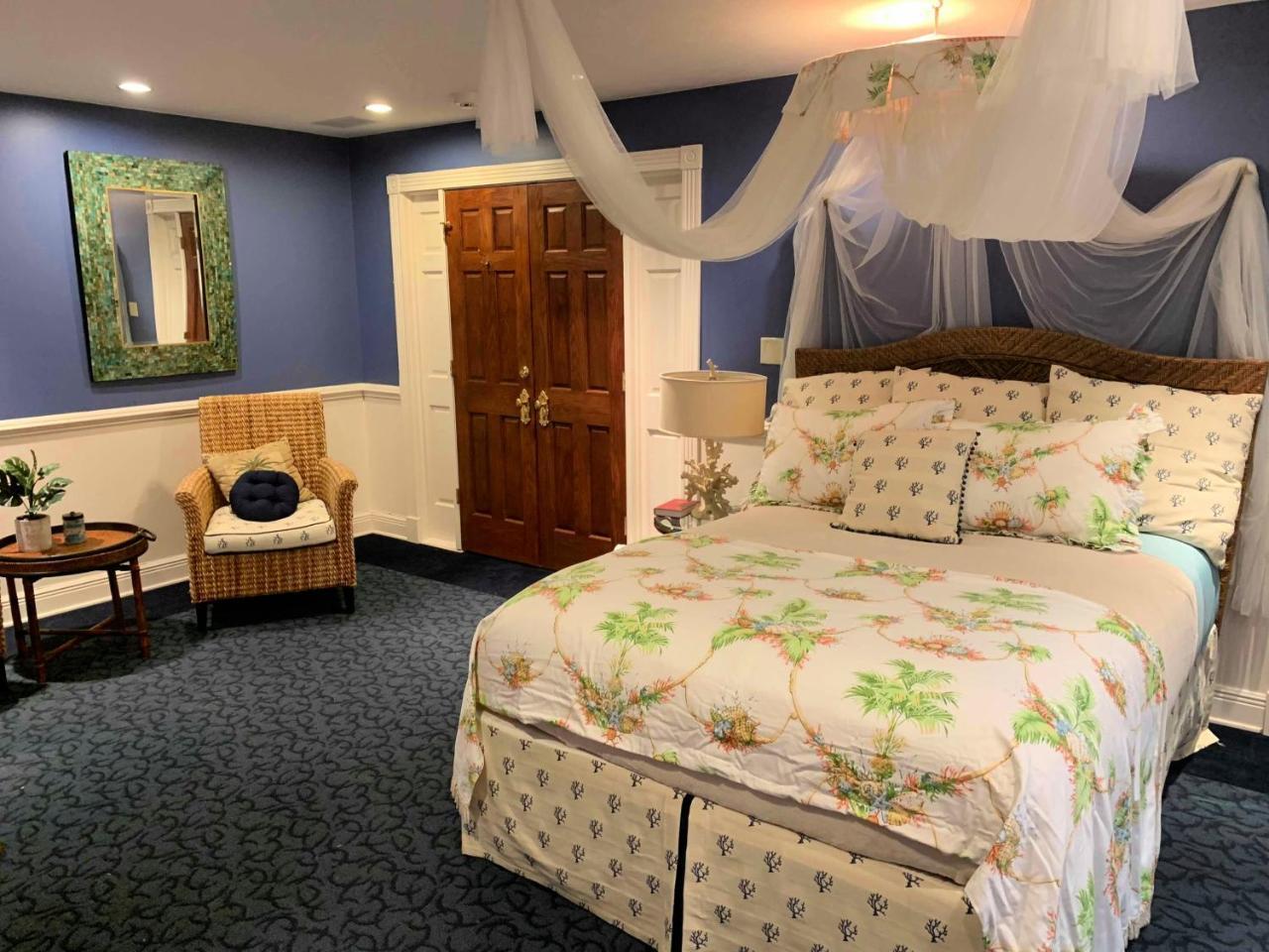 The Lake Manor Bed & Breakfast Morgantown Exterior photo