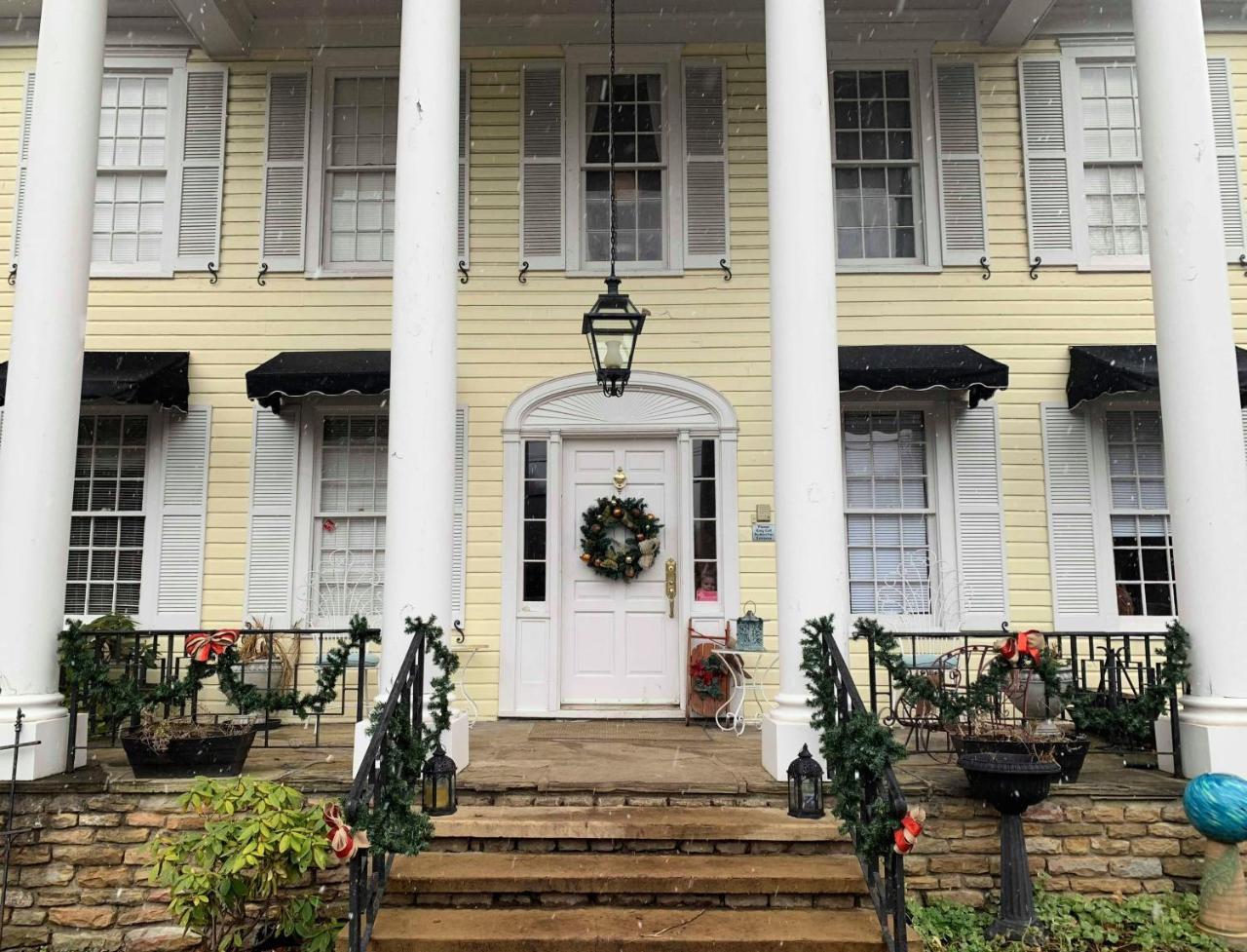 The Lake Manor Bed & Breakfast Morgantown Exterior photo