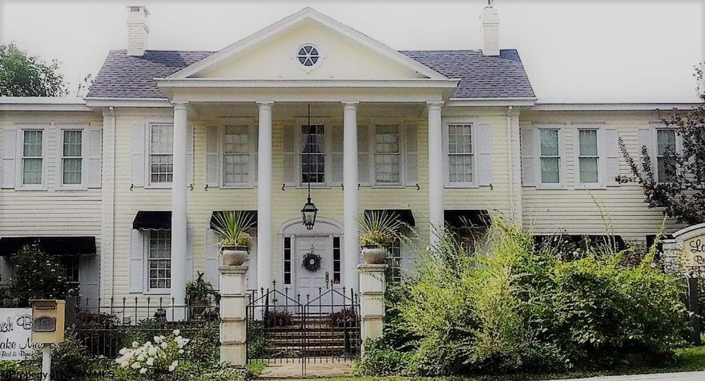 The Lake Manor Bed & Breakfast Morgantown Exterior photo